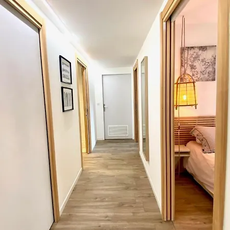 De Plain-pied Avec Terrasse A 2 Pas De La Et Commerces A - 3*** - Fr-1-604-45