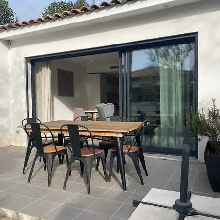 De Plain-pied Avec Terrasse A 2 Pas De La Et Commerces A - 3*** - Fr-1-604-45